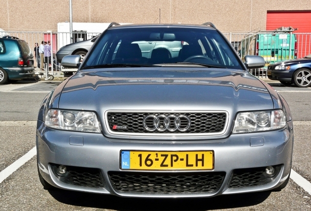 Audi RS4 Avant B5