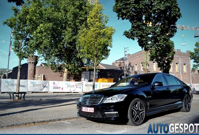 Mercedes-Benz S 63 AMG W221 2011