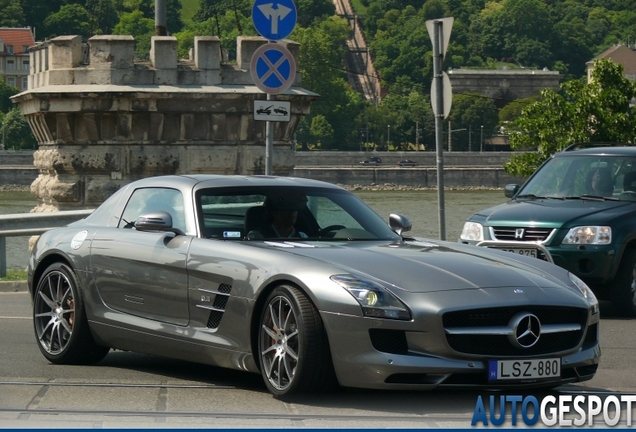 Mercedes-Benz SLS AMG