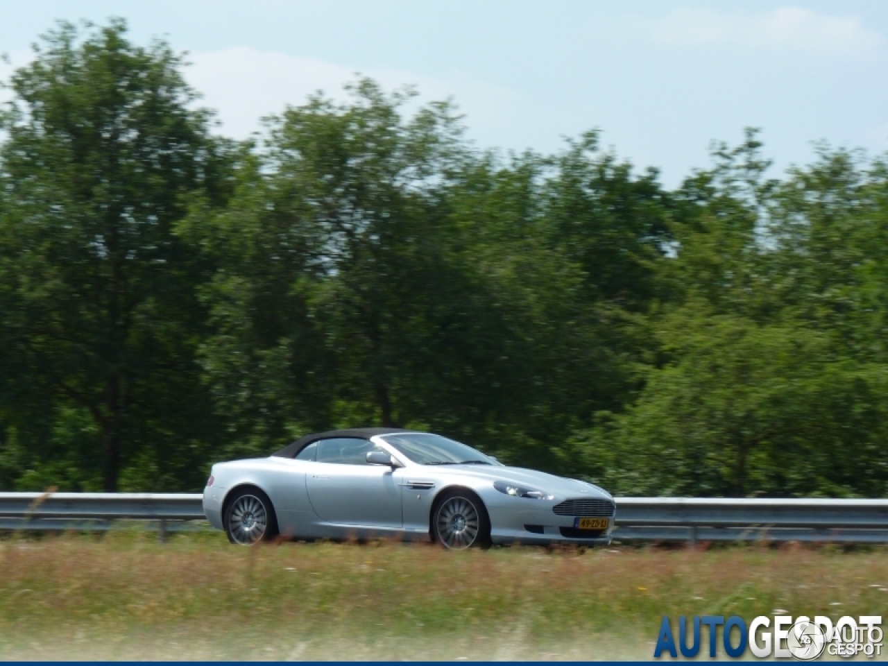 Aston Martin DB9 Volante