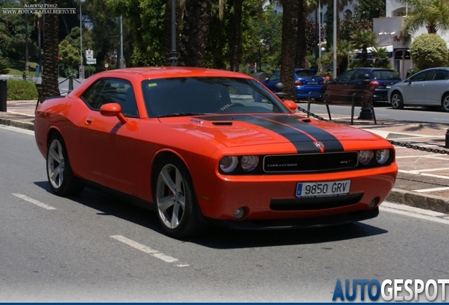 Dodge Challenger SRT-8