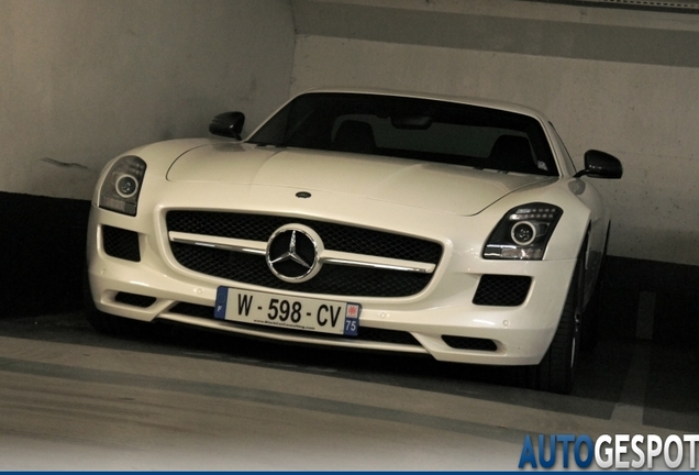 Mercedes-Benz SLS AMG