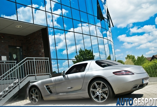 Mercedes-Benz SLS AMG