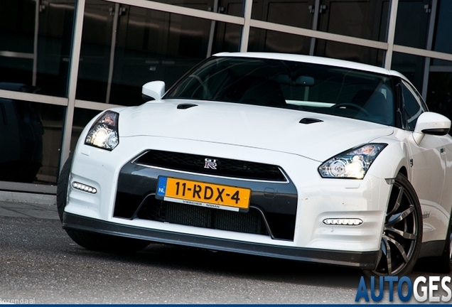 Nissan GT-R 2011