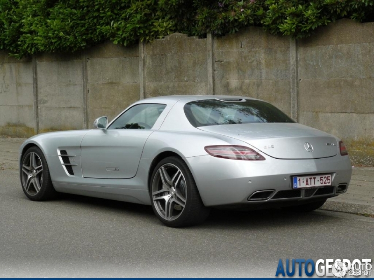 Mercedes-Benz SLS AMG