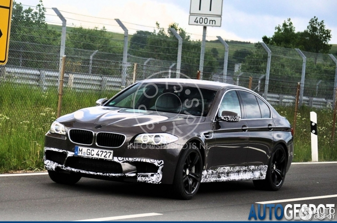 BMW M5 F10 2011