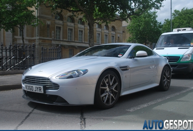 Aston Martin V8 Vantage S