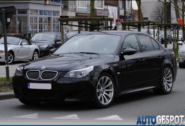 BMW M5 E60 2005