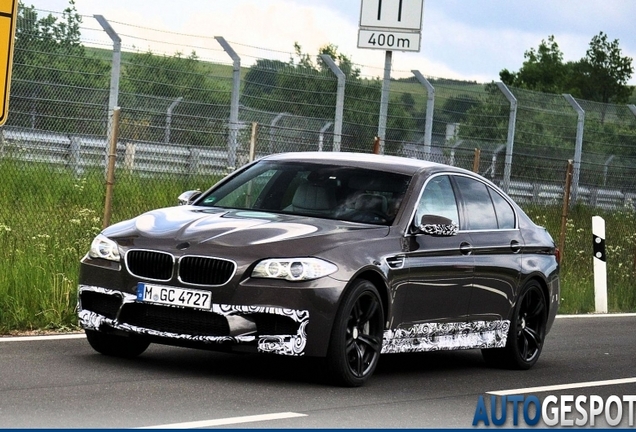 BMW M5 F10 2011