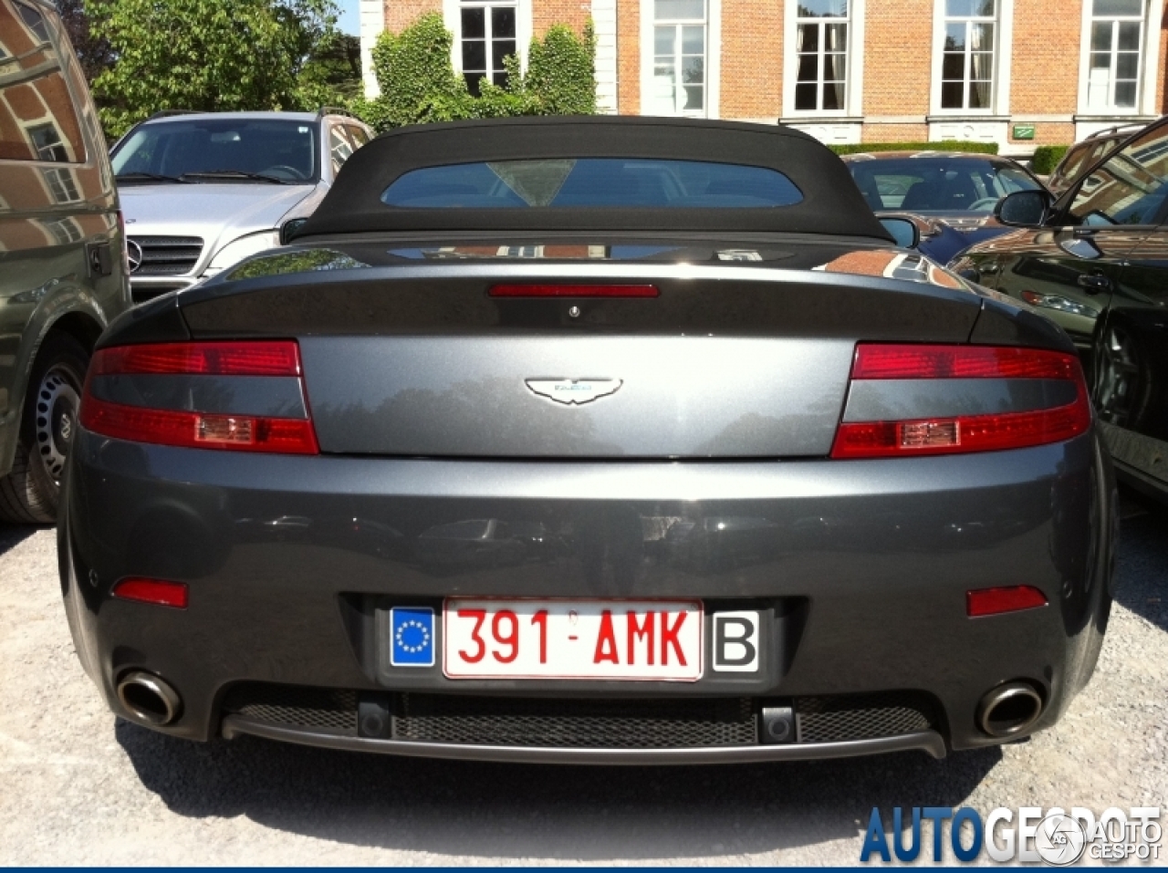 Aston Martin V8 Vantage Roadster