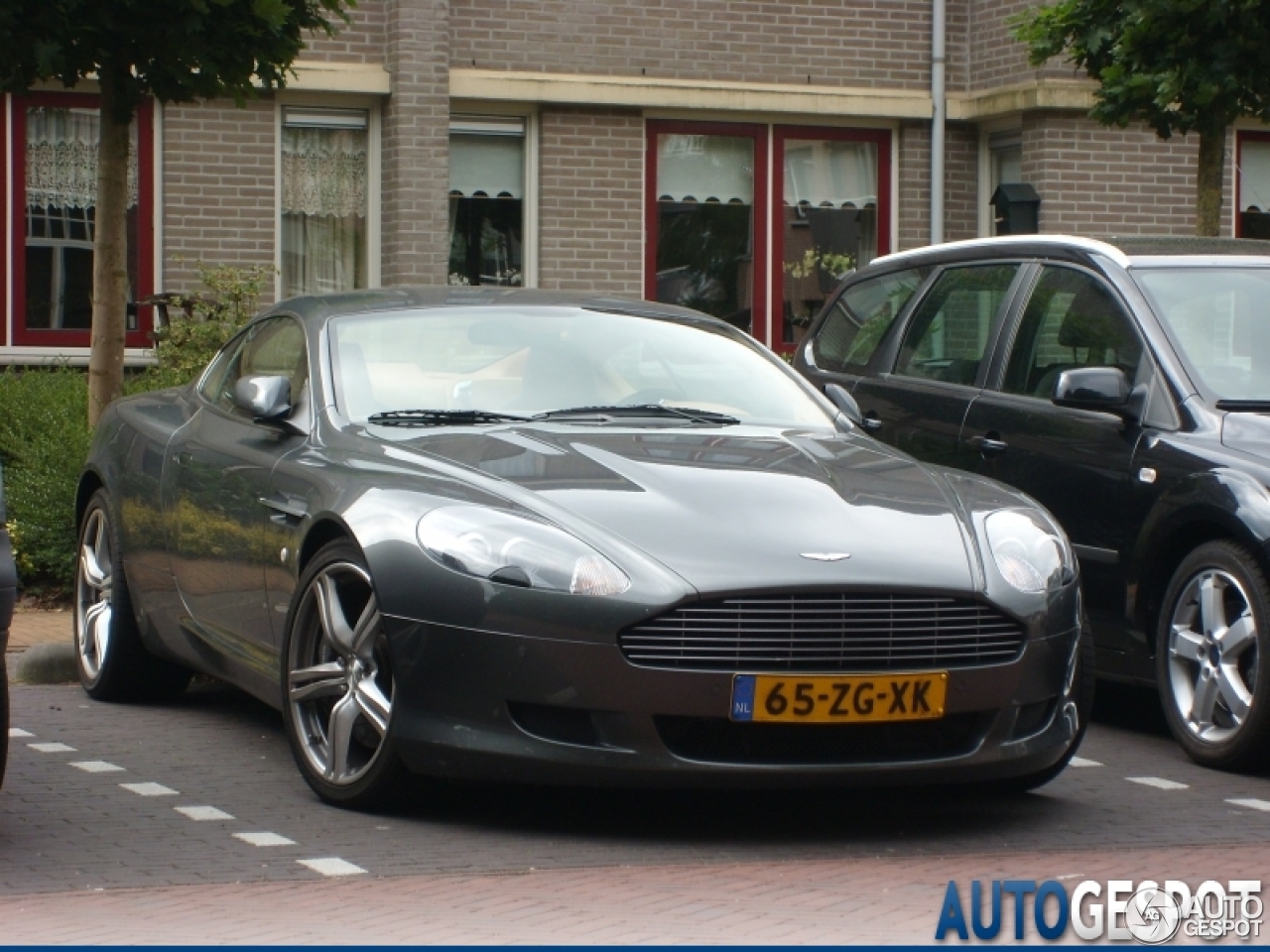 Aston Martin DB9