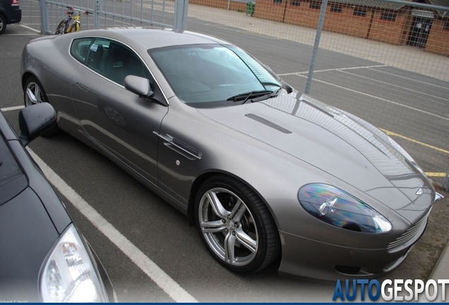 Aston Martin DB9