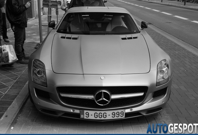 Mercedes-Benz SLS AMG