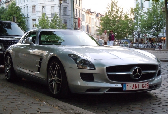 Mercedes-Benz SLS AMG