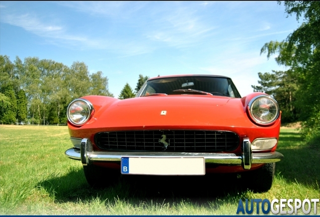 Ferrari 330 GT 2+2 Series II