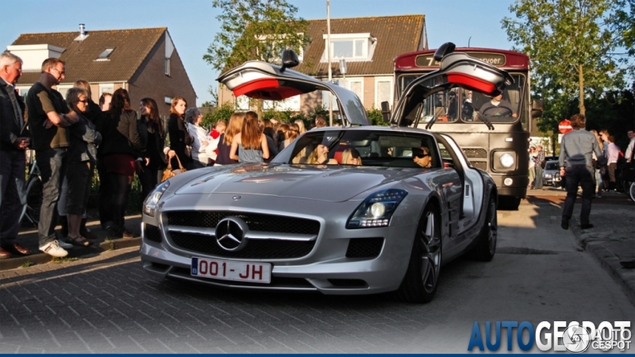 Mercedes-Benz SLS AMG