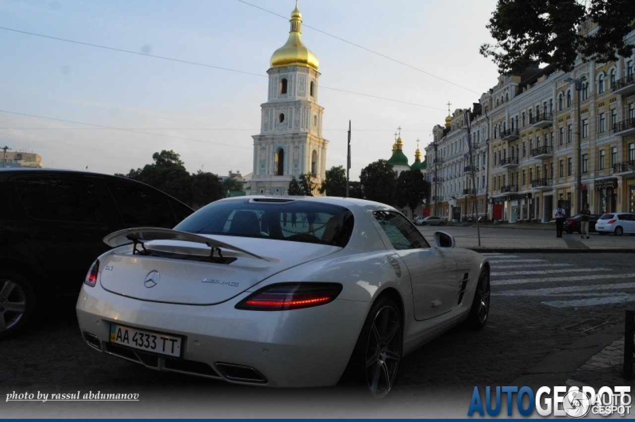 Mercedes-Benz SLS AMG