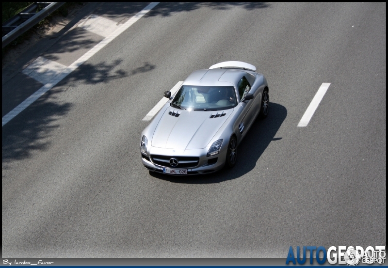 Mercedes-Benz SLS AMG