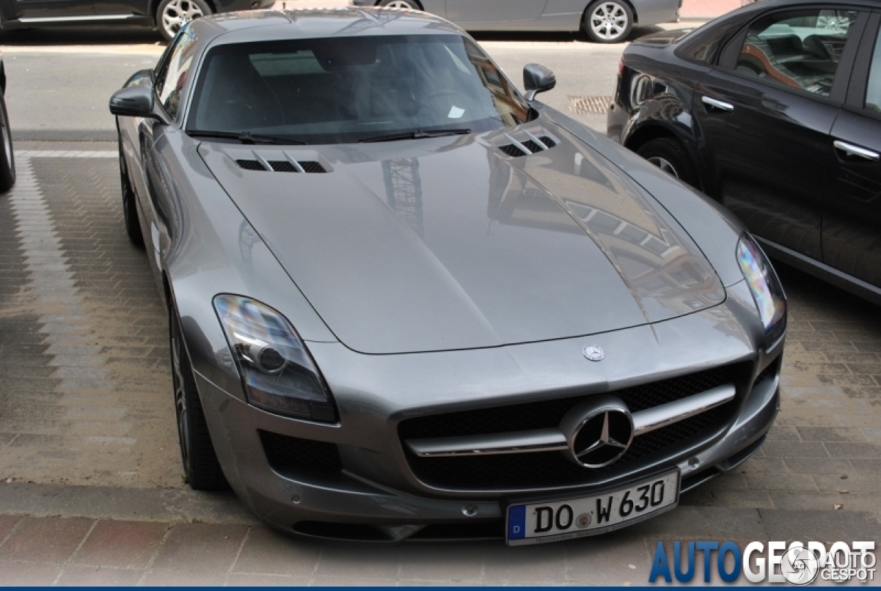 Mercedes-Benz SLS AMG