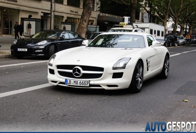 Mercedes-Benz SLS AMG