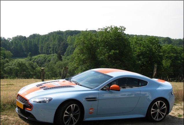 Aston Martin V12 Vantage