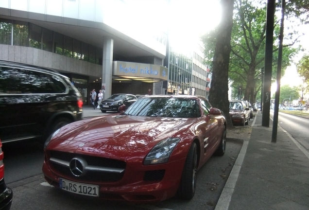 Mercedes-Benz SLS AMG