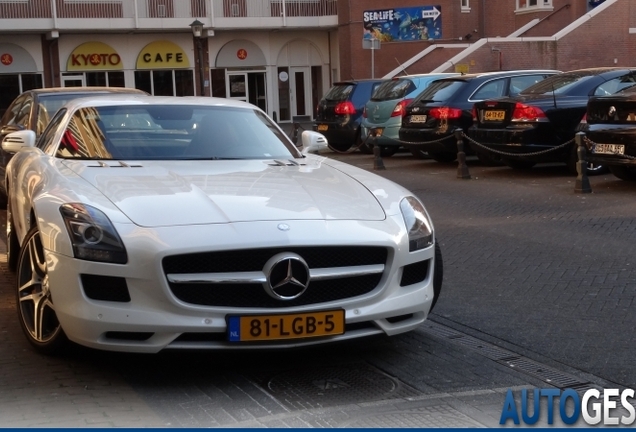 Mercedes-Benz SLS AMG