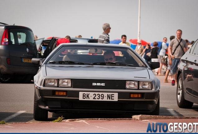 DeLorean DMC-12