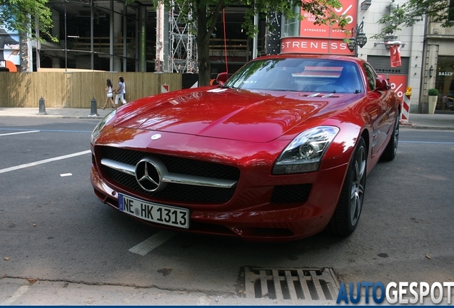 Mercedes-Benz SLS AMG