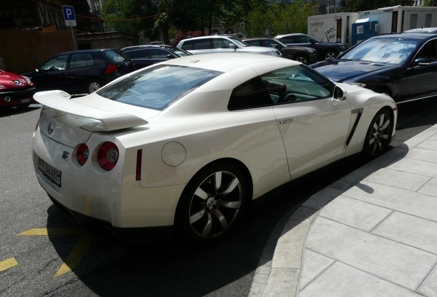 Nissan GT-R