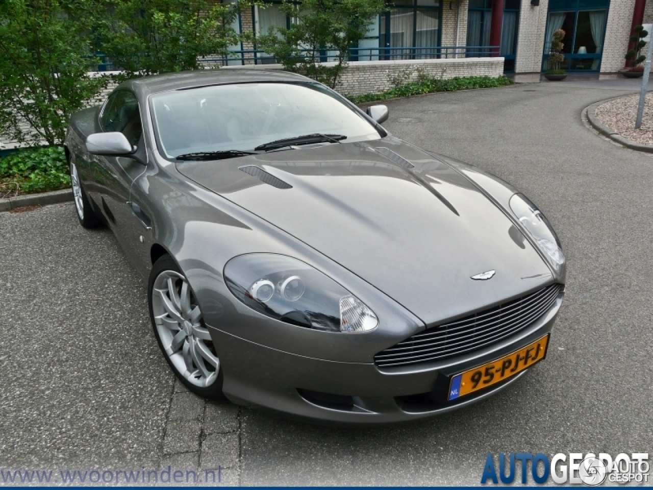 Aston Martin DB9