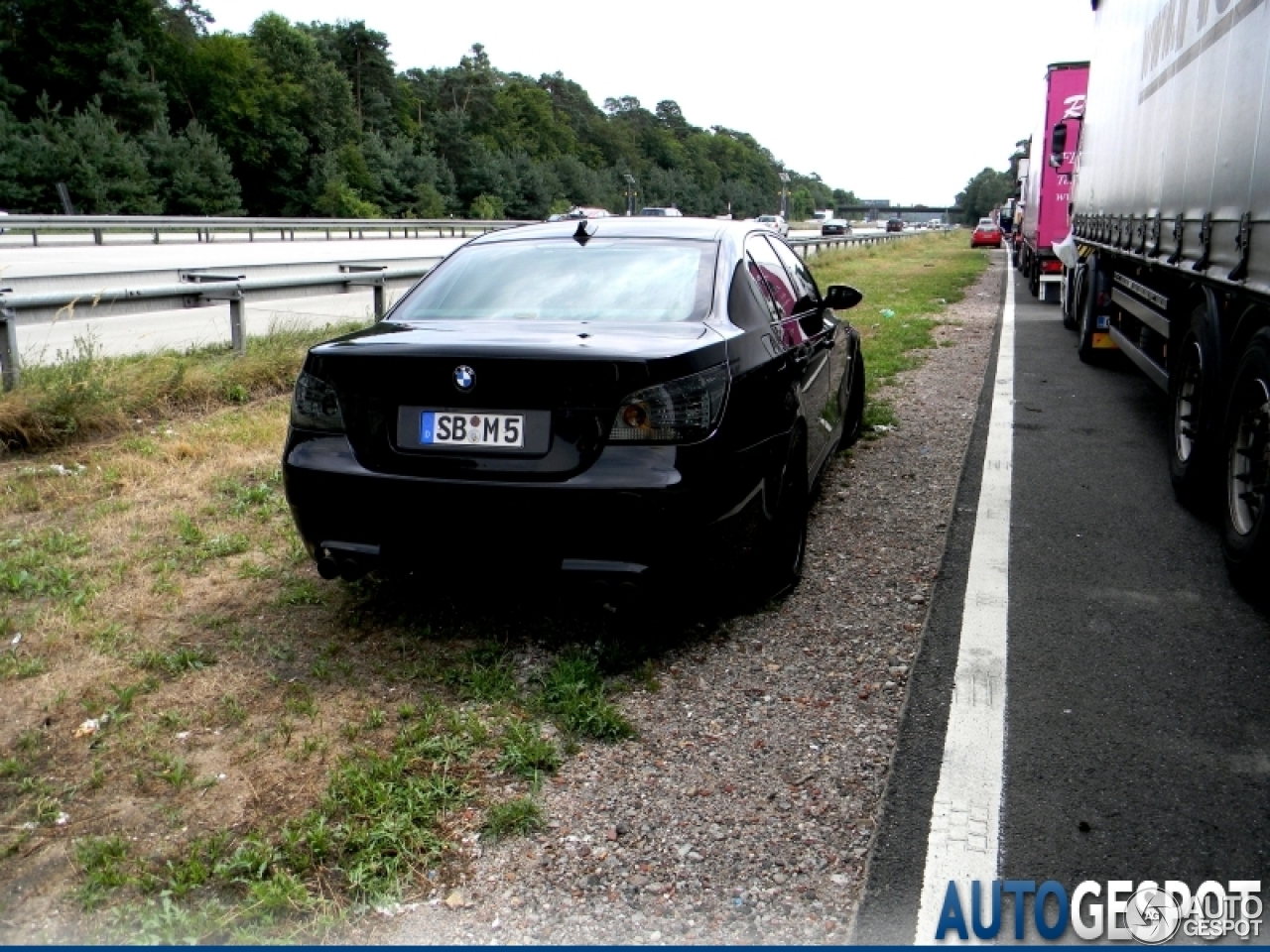 BMW M5 E60 2005