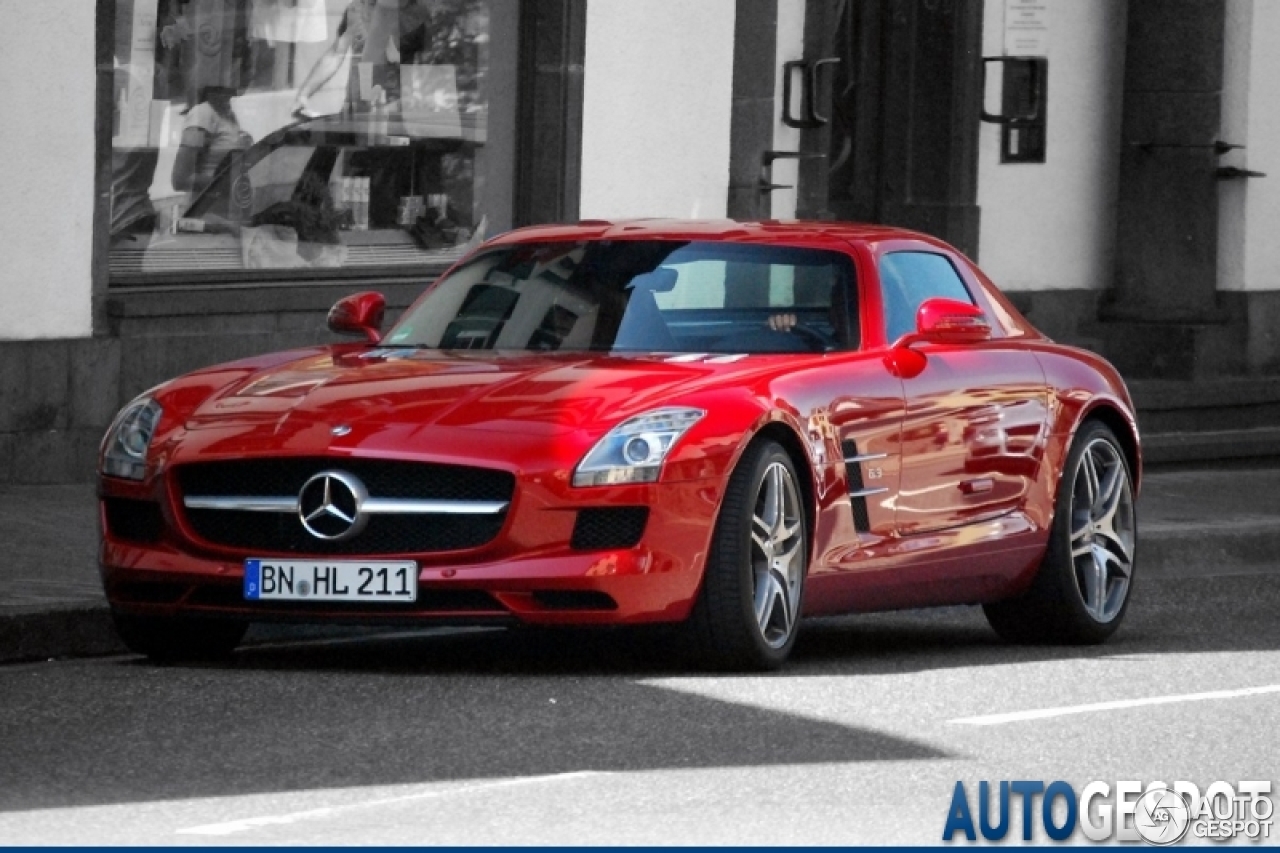 Mercedes-Benz SLS AMG