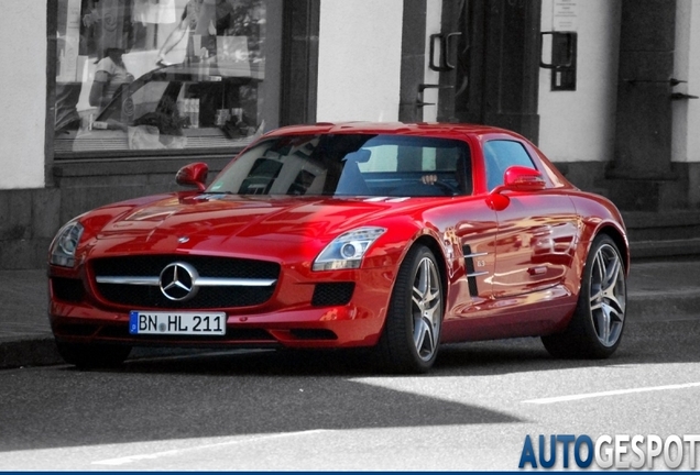 Mercedes-Benz SLS AMG