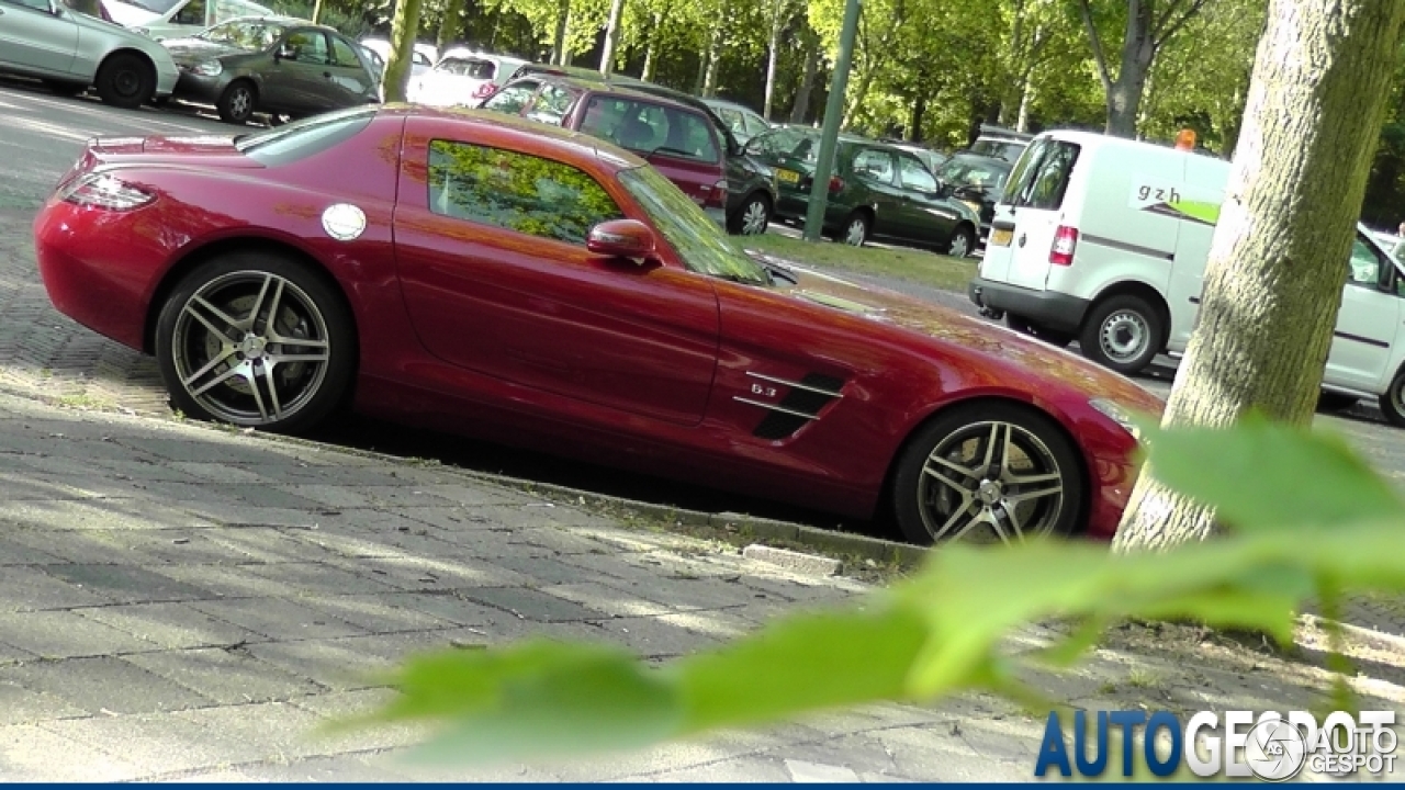 Mercedes-Benz SLS AMG