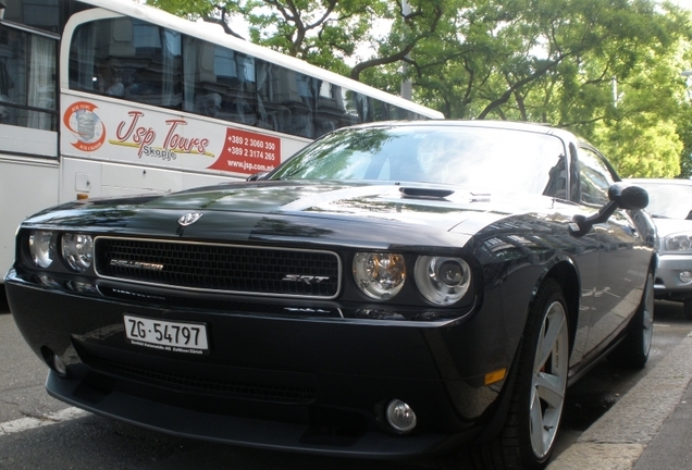 Dodge Challenger SRT-8