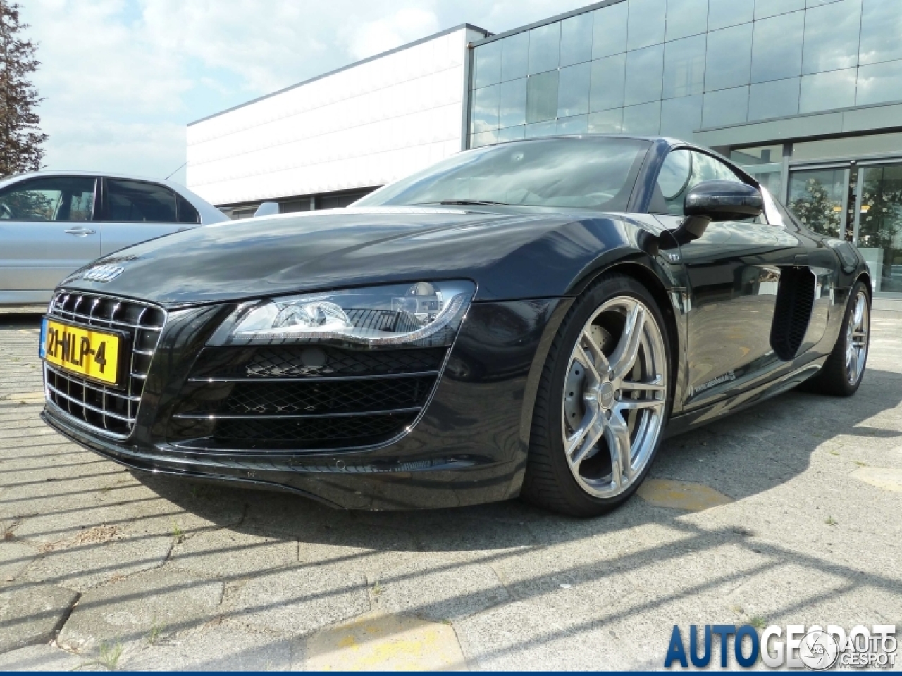 Audi R8 V10