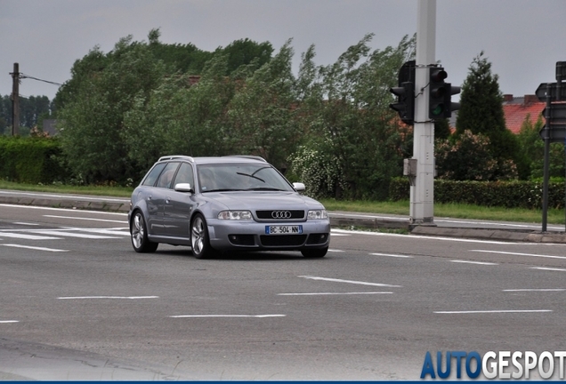 Audi RS4 Avant B5