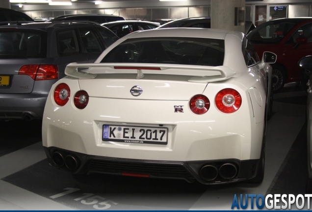 Nissan GT-R 2011