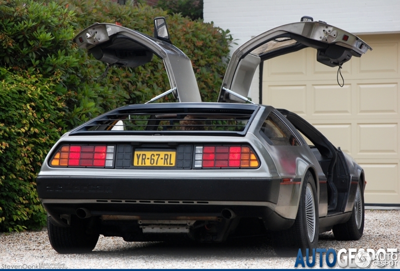 DeLorean DMC-12