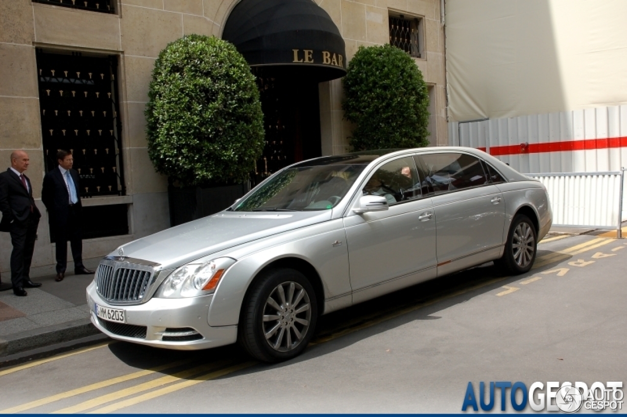 Maybach 62 S Landaulet 2011