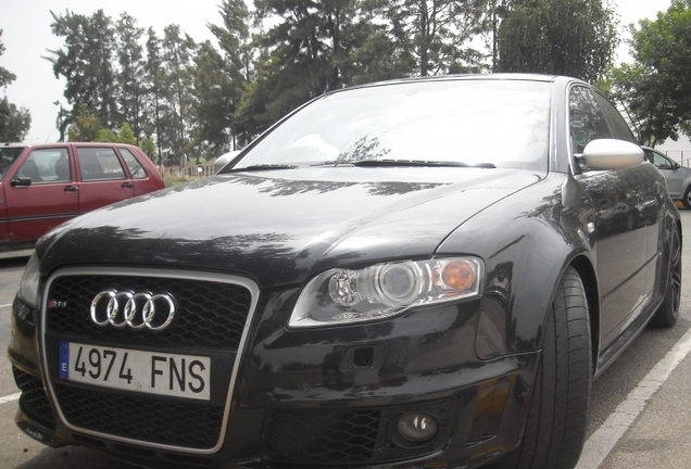 Audi RS4 Sedan