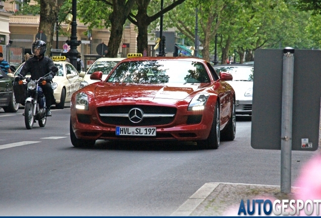 Mercedes-Benz SLS AMG