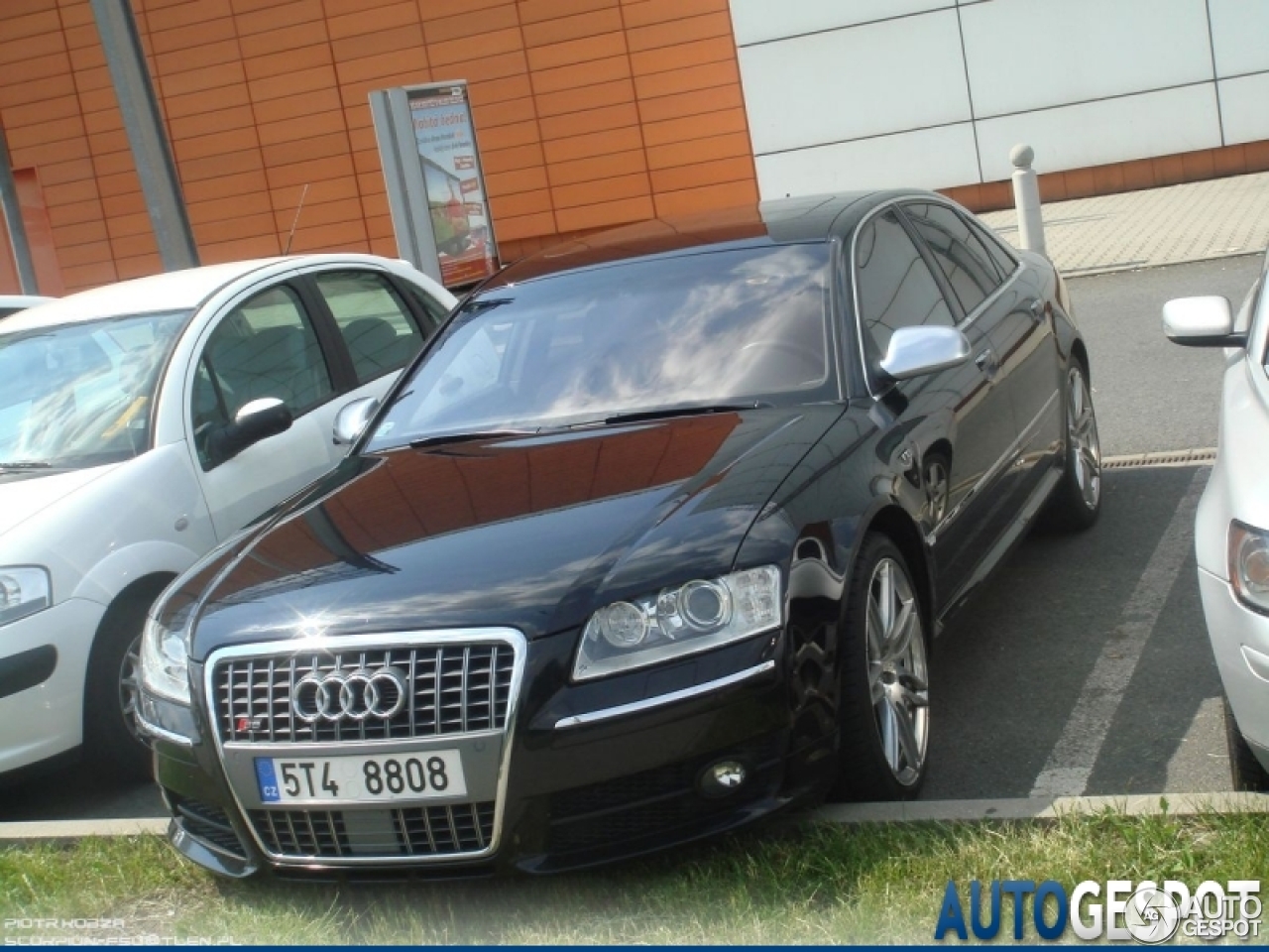 Audi S8 D3