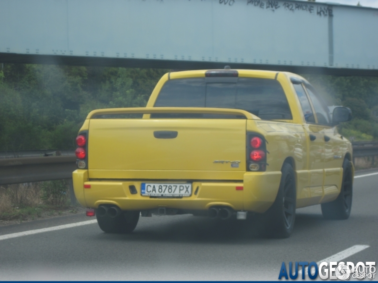 Dodge RAM SRT-10 Quad-Cab Yellow Fever Edition