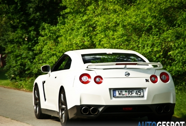 Nissan GT-R