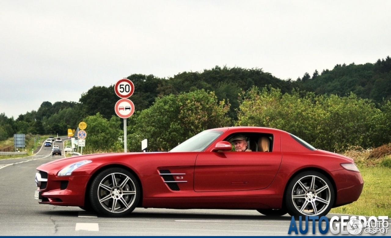 Mercedes-Benz SLS AMG