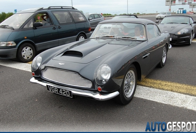 Aston Martin DB4 Series 3