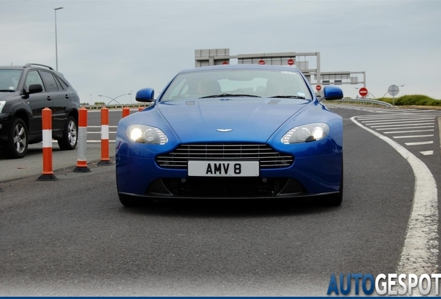 Aston Martin V8 Vantage S