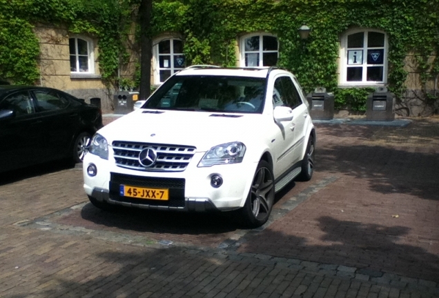 Mercedes-Benz ML 63 AMG 10th Anniversary